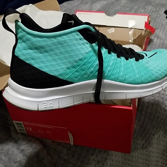 NIKE Free Hypervenom 2 size 12. WORN ONCE - Picture 3 of 8